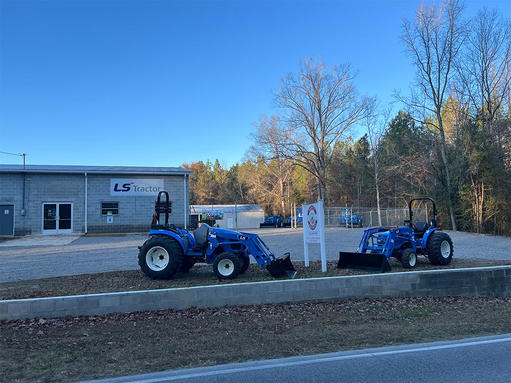 Exterior of Hardys Equipment